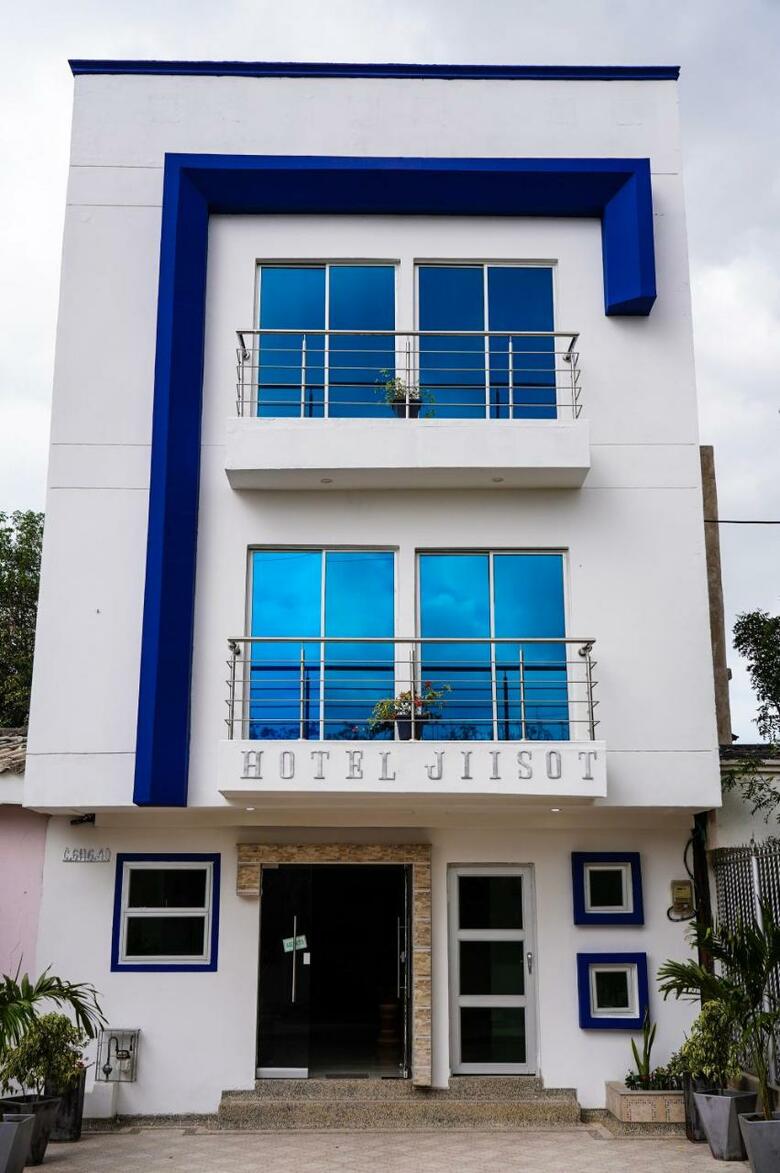 Hotel Jiisot Camarones Inn
