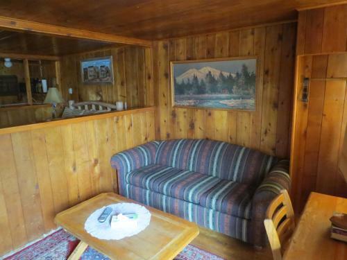 Mountain Motel