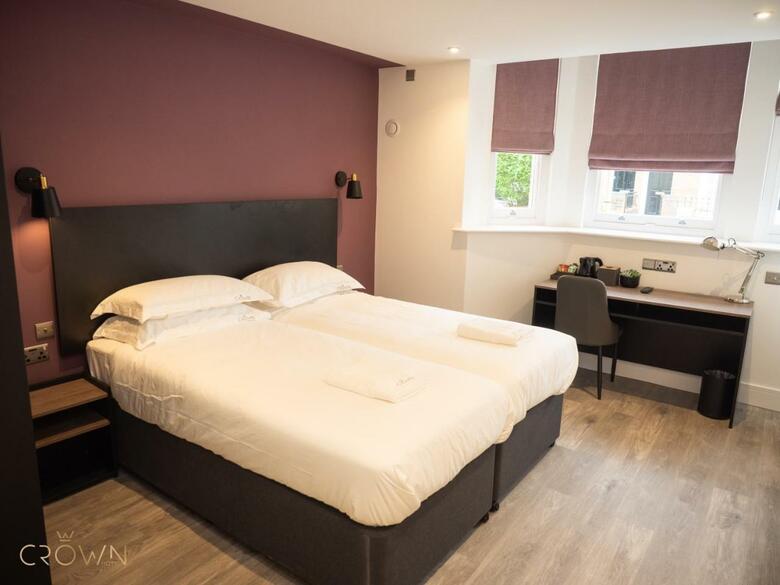 Crown Hotel