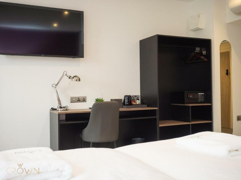 Crown Hotel