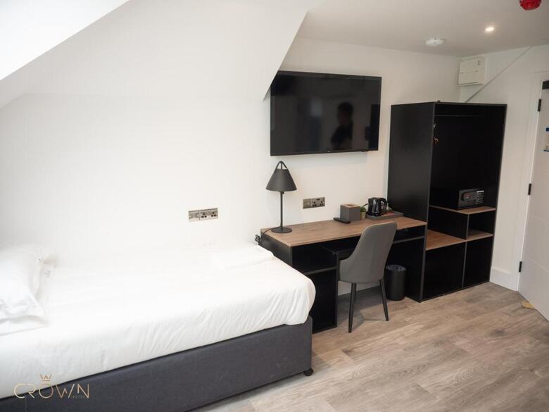 Crown Hotel