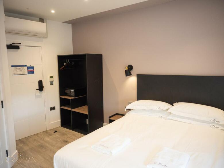 Crown Hotel