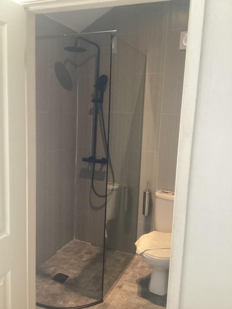 Alexander Hotel Fully Refurbished All Rooms En-suite