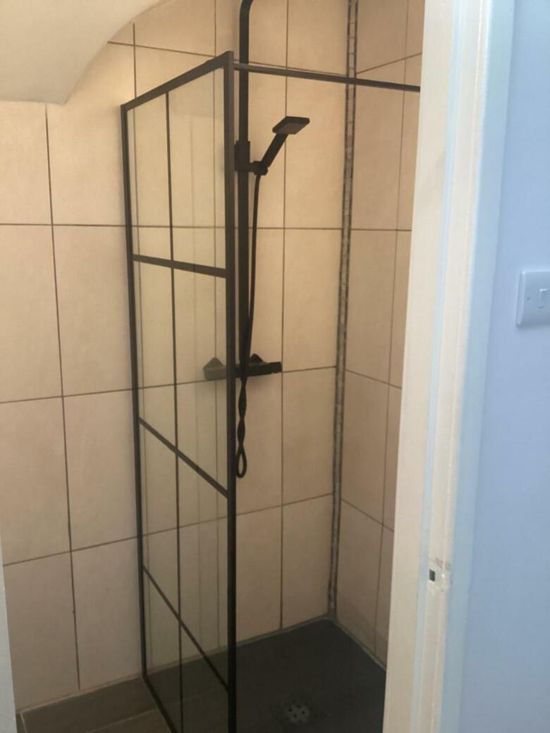 Alexander Hotel Fully Refurbished All Rooms En-suite