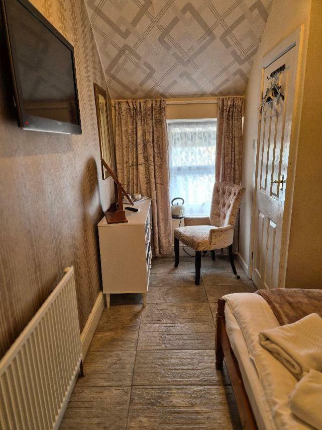 Alexander Hotel Fully Refurbished All Rooms En-suite