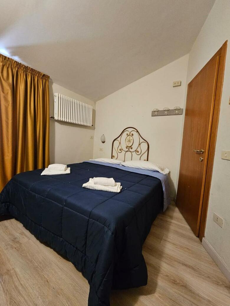Hotel Holiday