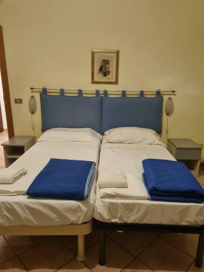 Hotel Holiday