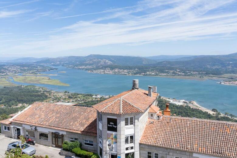 Hostal Alda Santa Trega