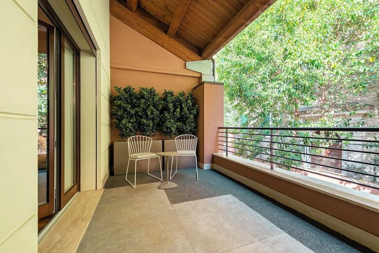 Loly Boutique Hotel
