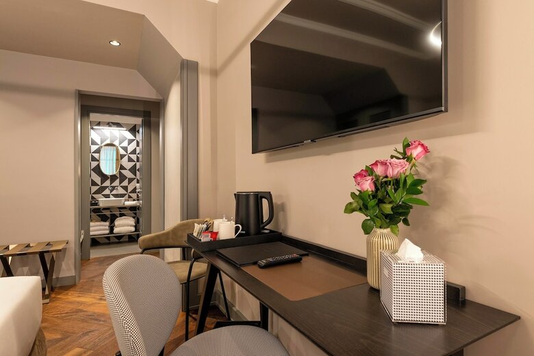 Loly Boutique Hotel