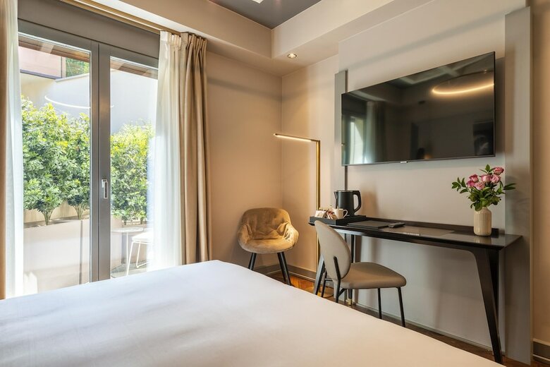 Loly Boutique Hotel