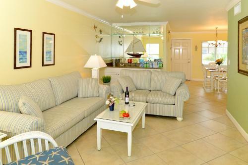 Hotel Barefoot Beach Resort
