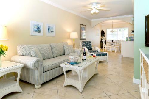 Hotel Barefoot Beach Resort