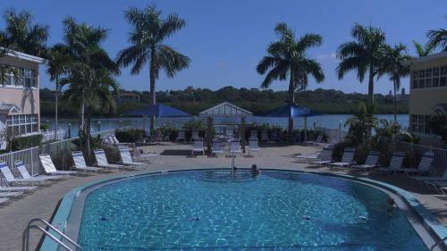 Hotel Barefoot Beach Resort