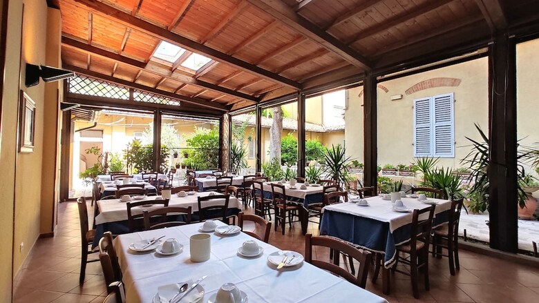 Hotel  Rita  Major