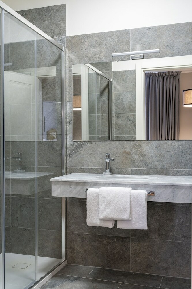 Flom Boutique Hotel