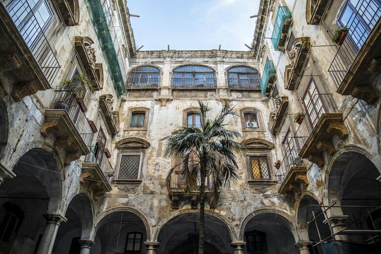 Ballar� Hotel