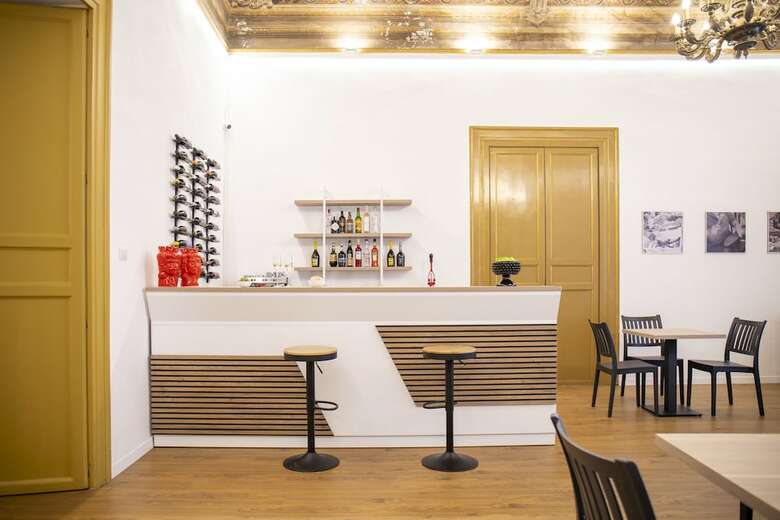 Ballar� Hotel