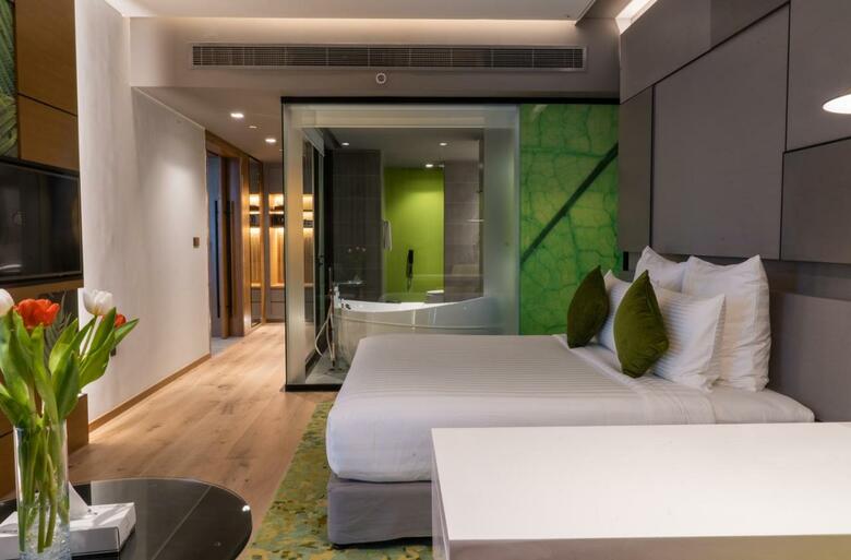 Al Khoory Courtyard Hotel