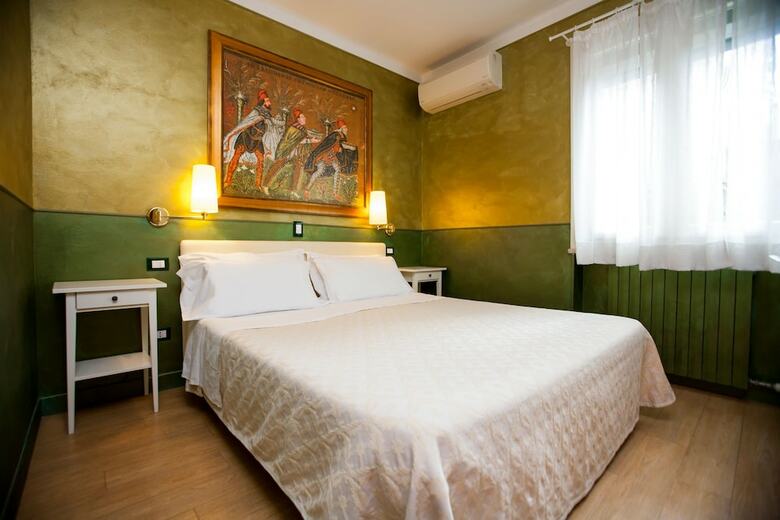 Hotel Diana