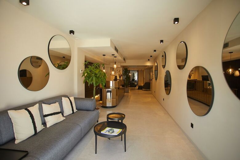 Belle Marivent Petit Hotel