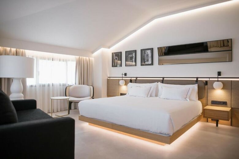 Hotel Myr Puerta Serranos