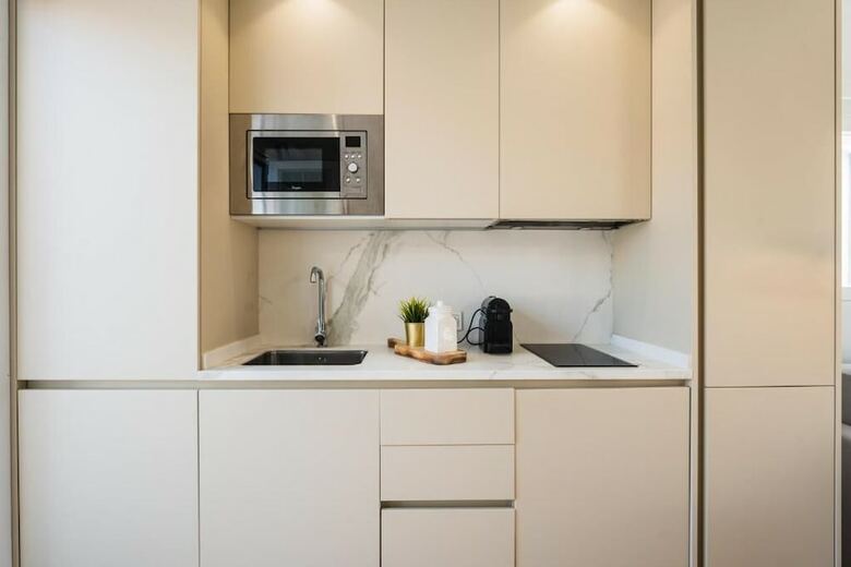 Hotel Debamb� Suites