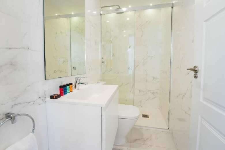 Hotel Debamb� Suites