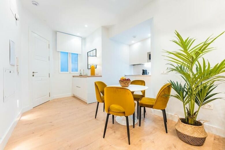 Hotel Debamb� Suites