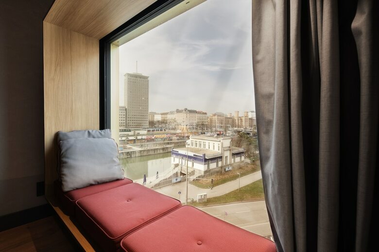 Radisson Red Hotel, Vienna