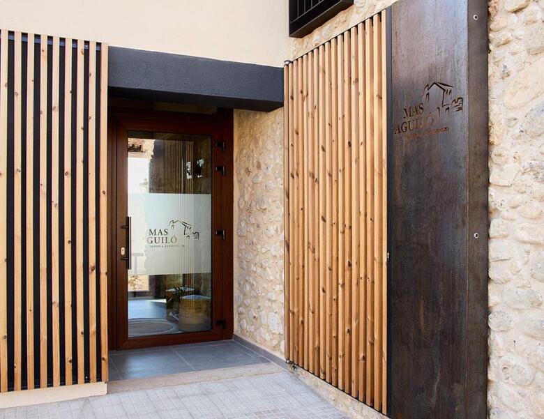 Hostal Hotel Mas Aguil�