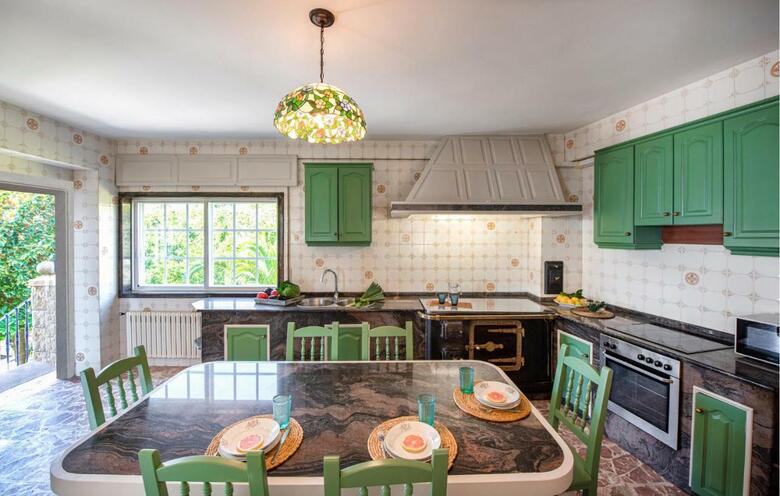 Luxury Singular Villa Rosa