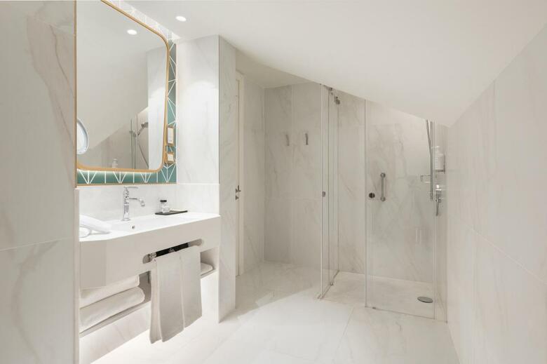 Hotel The Emerald House Lisbon - Curio Collection By Hilton