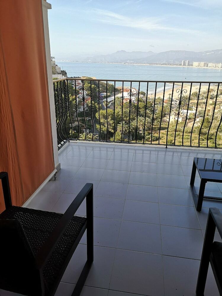 Apartment With Panoramic Frontal Sea Views