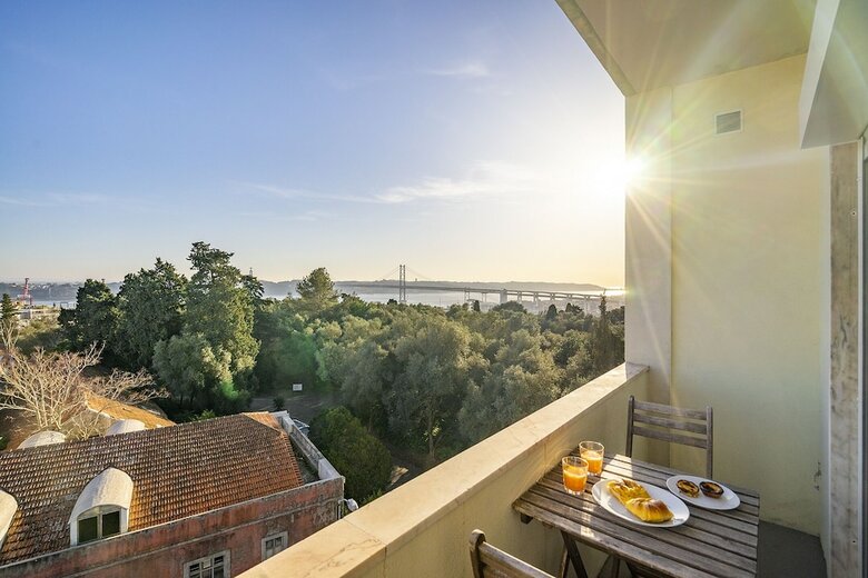270 Panoramic View Premium Apartment