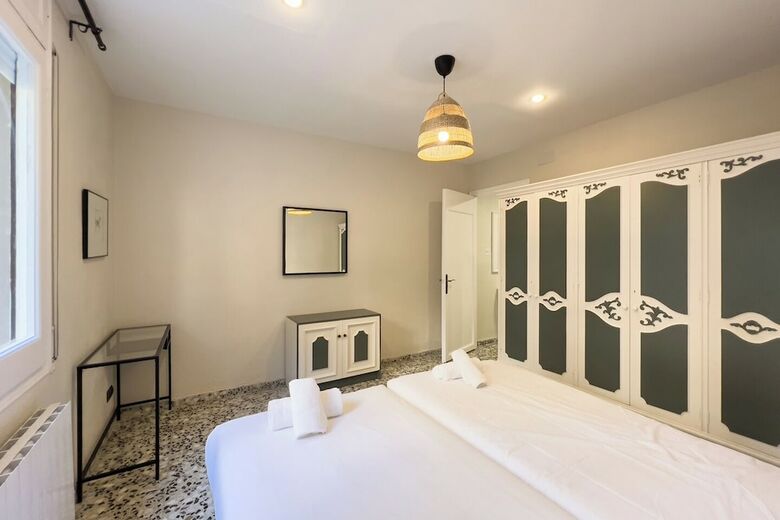 Bebarceloner Eixample Apartments