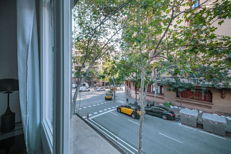 Bebarceloner Eixample Apartments