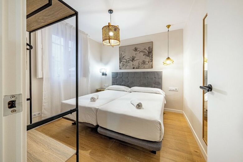 Bebarceloner Eixample Apartments