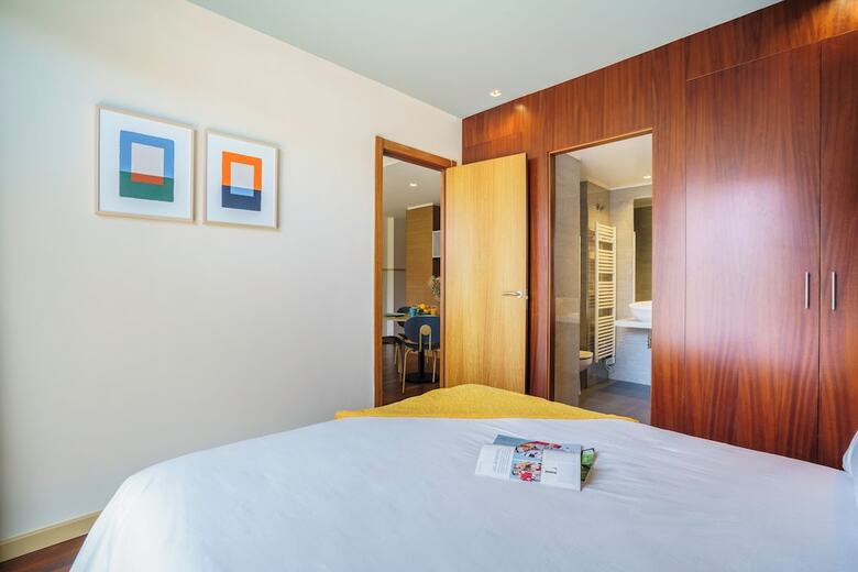Apartamentos Aspasios Diagonal Art