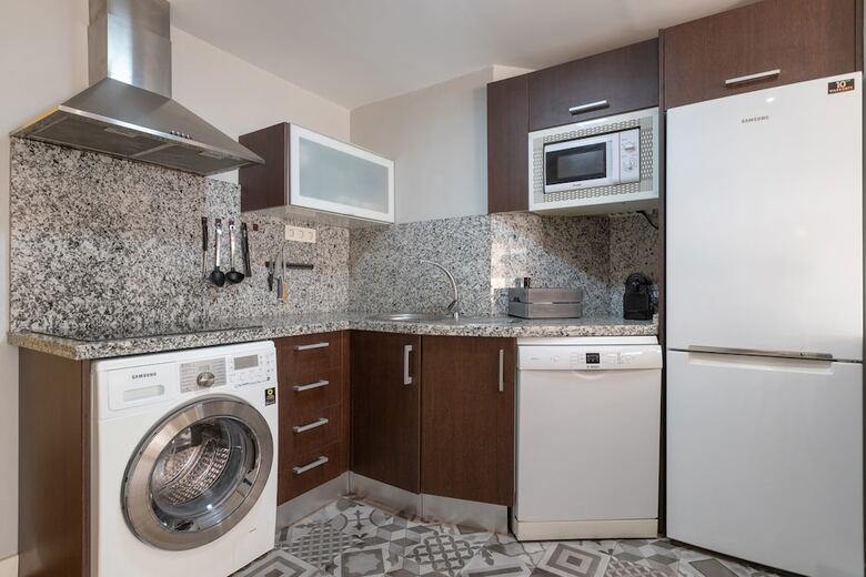 Apartamentos El Arenal In Torremolinos