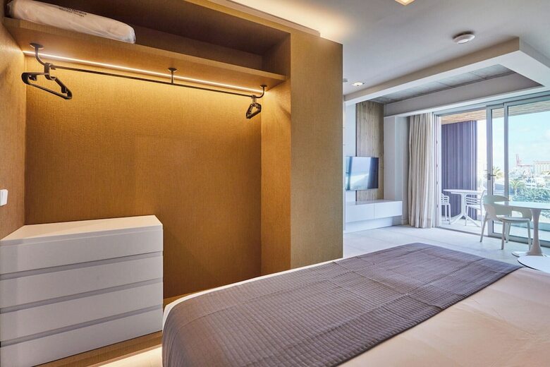 Silken Atlantis Suite ? Holiday Homes