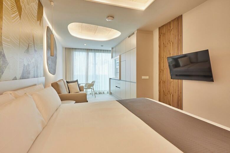 Silken Atlantis Suite ? Holiday Homes