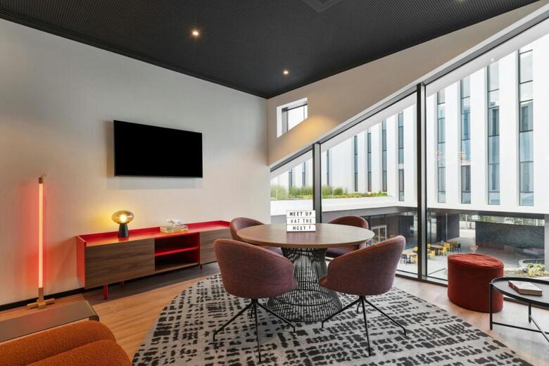 Hotel Moxy Alfragide Lisboa