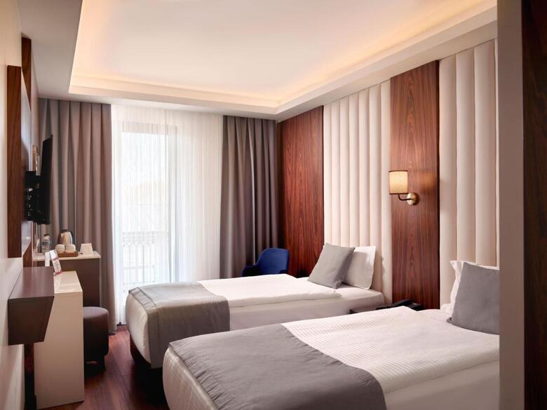 Shining Star Hotel