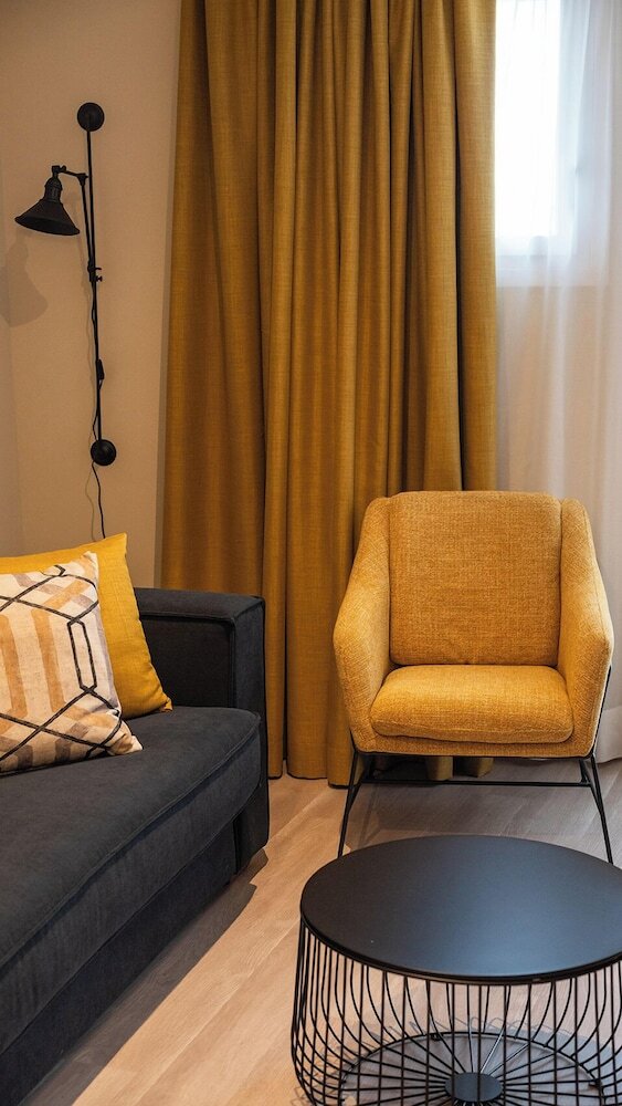 Qazris Suites