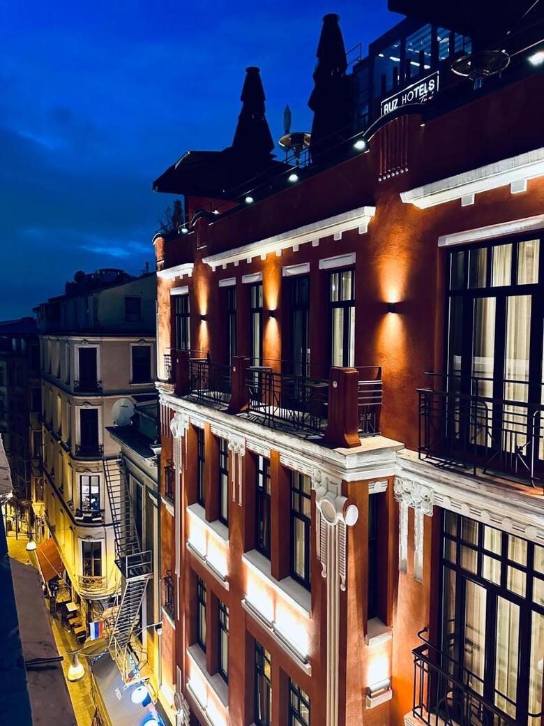 Ruz Hotels