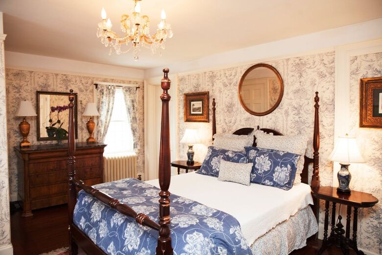 Posada Bee And Thistle Inn