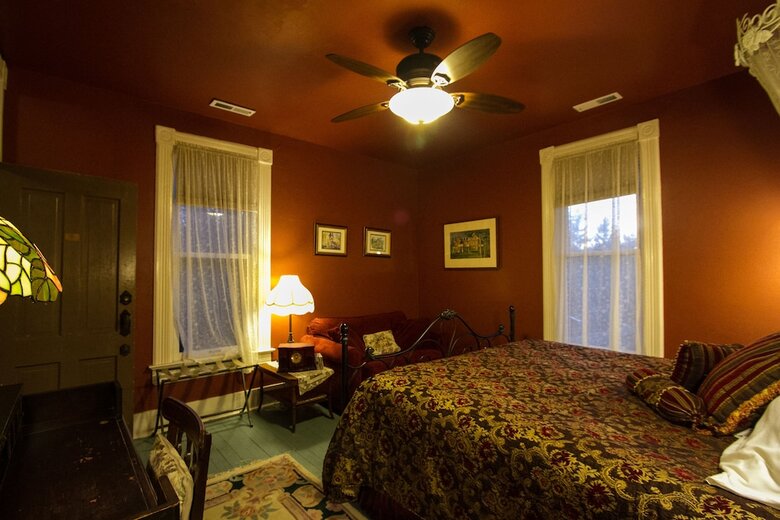 Bed & Breakfast Swantown Inn