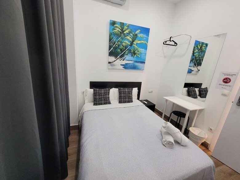 Hotel Ayz Elcano - Auto Check-in Property