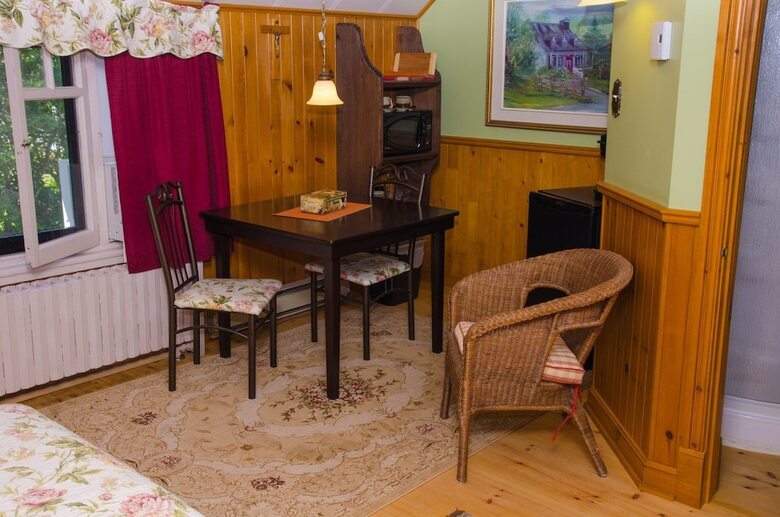 Bed & Breakfast � La Vieille Maison Fradet